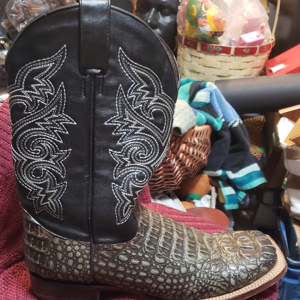 Mens boots REVOLUTION SZ 11 Reptile Print